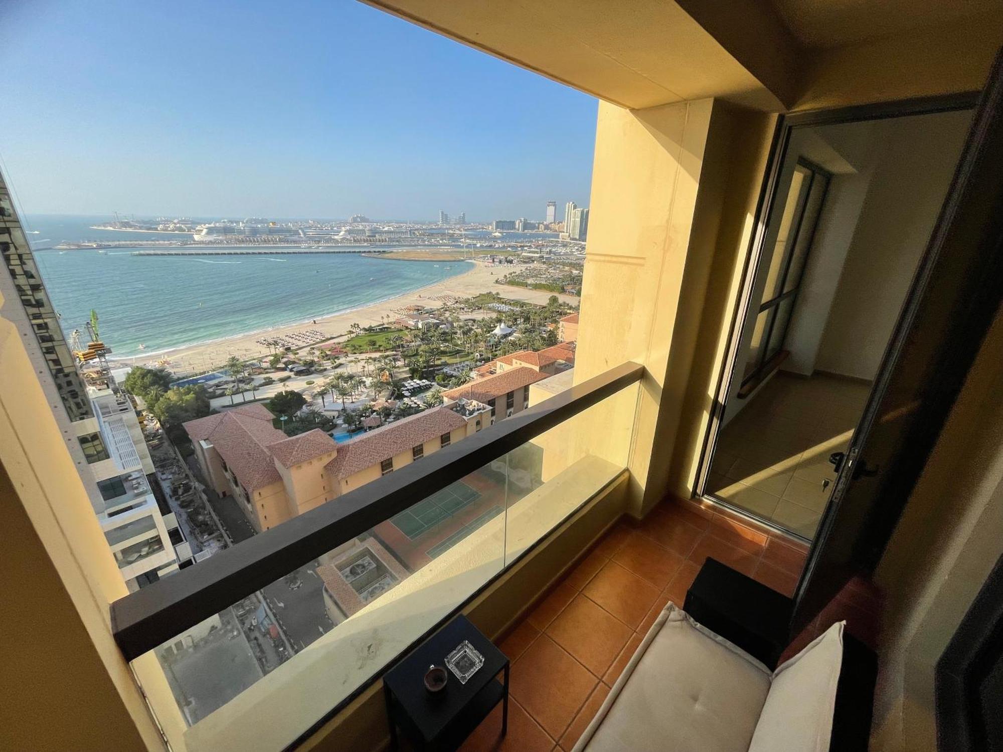 Seaview Beach Hostel Jbr - Walk To Beach - Gym - Pool - Metro Station Dubai Exterior foto