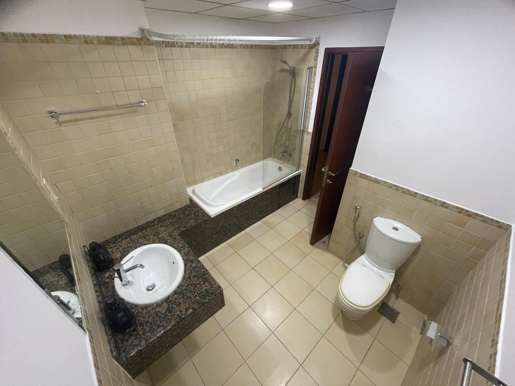 Seaview Beach Hostel Jbr - Walk To Beach - Gym - Pool - Metro Station Dubai Exterior foto