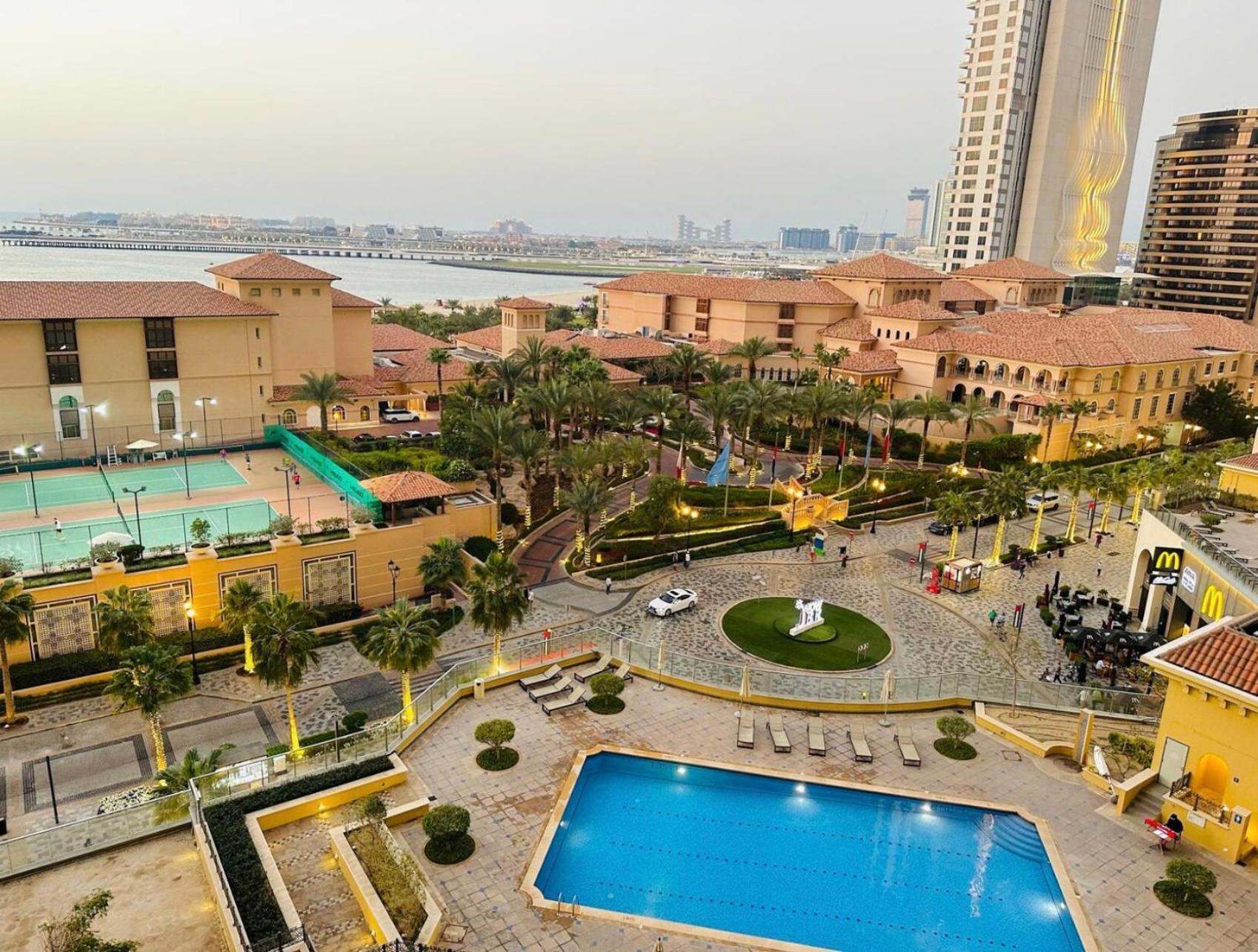 Seaview Beach Hostel Jbr - Walk To Beach - Gym - Pool - Metro Station Dubai Exterior foto